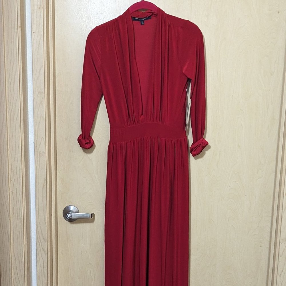 New with tags red dress M Leg slits